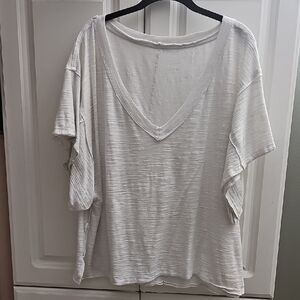 ⚜️Women's White V-Neck Top